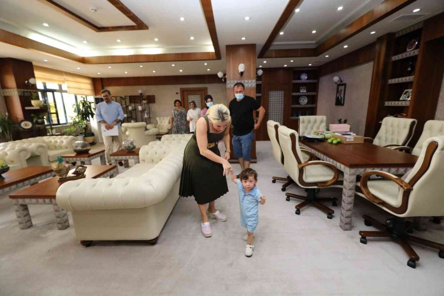 Ömer Bebek Tüm Dünyaya Umut Oldu