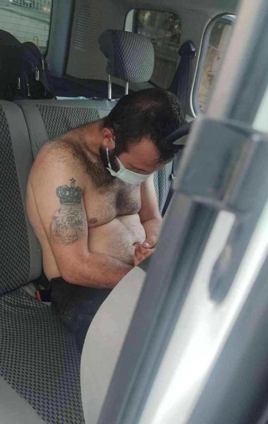 Antalya’da Kavga İhbarına Giden 2 Polis Silahla Yaralandı