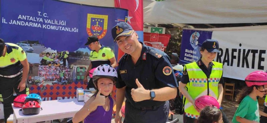 Kumluca’da Jandarmadan Öğrencilere Kask Eğitimi