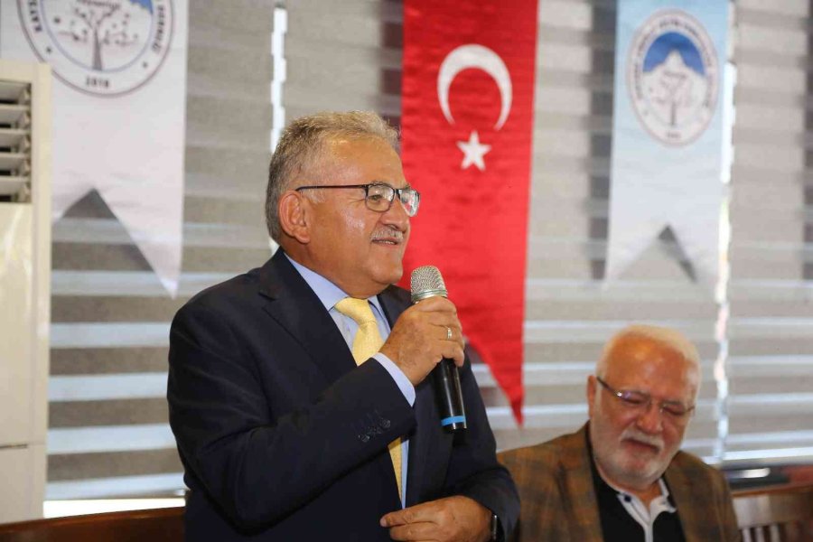 Başkan Büyükkılıç, Kayseri Gönüllü Kültür Kuruluşları Temsilcileriyle Bir Araya Geldi