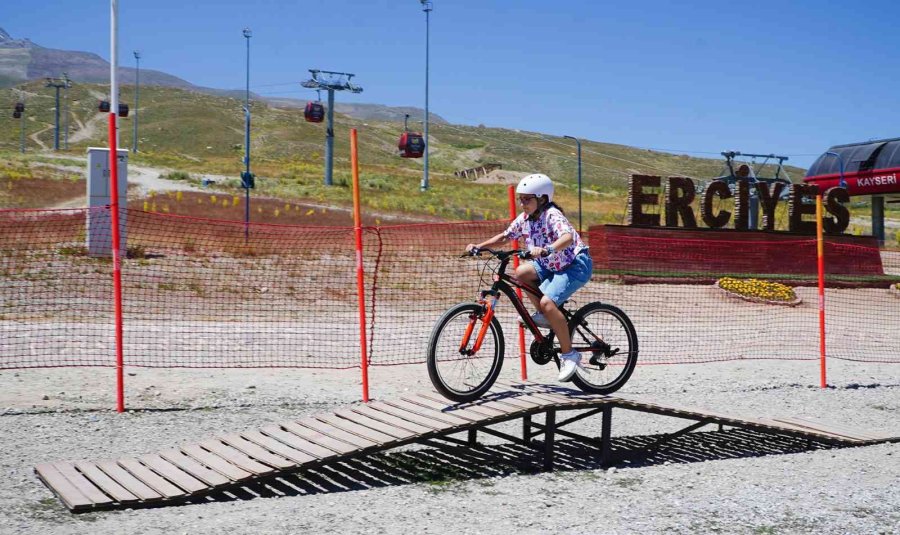 Şampiyon Bisikletçiler Erciyes’te Yetişecek