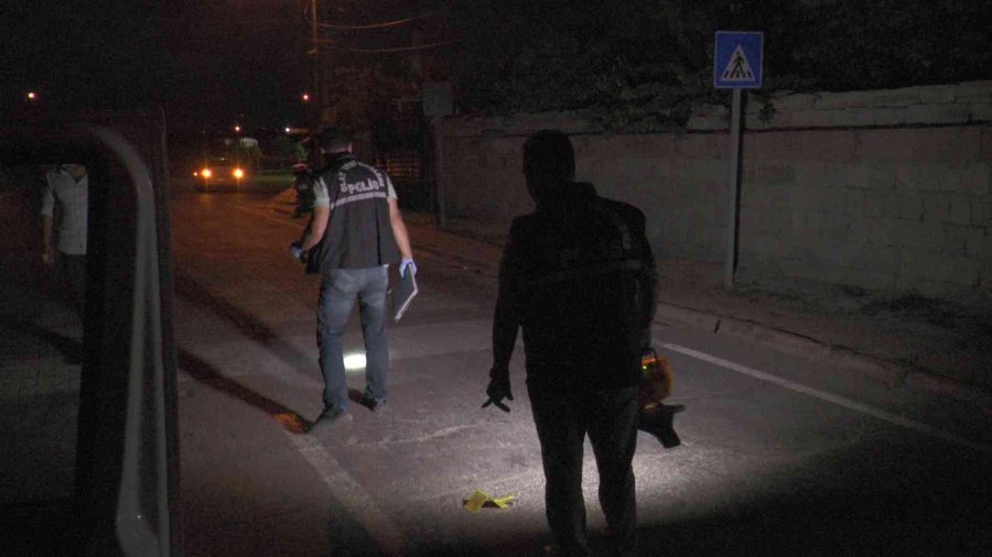 Husumetli İki Grubun Kavgasında Kan Döküldü: 2 Yaralı