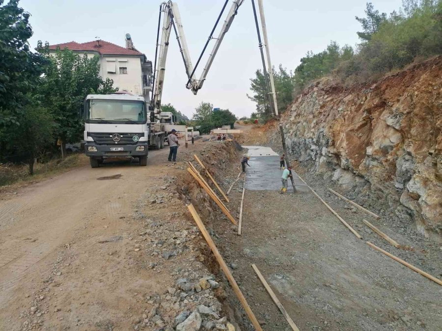 Kemer’de Alt Ve Üstyapı Çalışmaları Sürüyor
