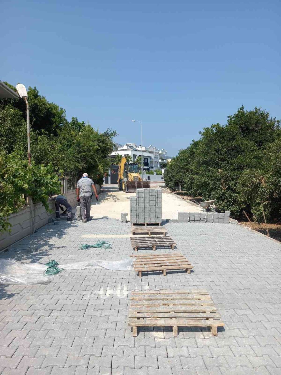 Kemer’de Alt Ve Üstyapı Çalışmaları Sürüyor