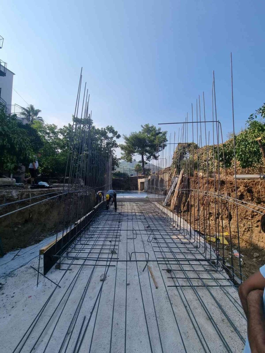 Kemer’de Alt Ve Üstyapı Çalışmaları Sürüyor