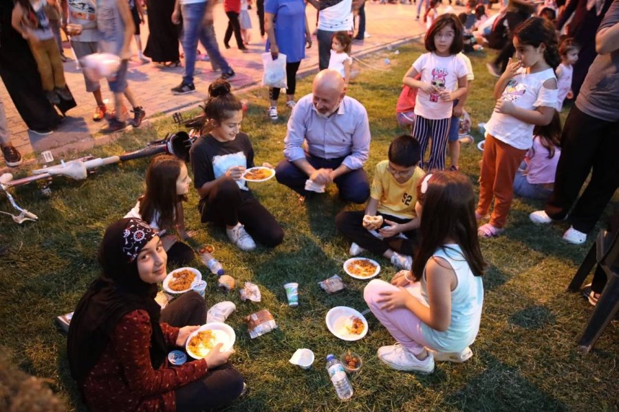 Kocasinan’lı Çocuklar, Başkan Çolakbayrakdar İle Şenlendi