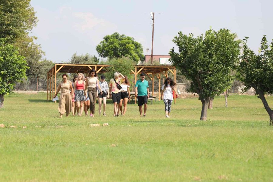 Yabancı Gençlerin İnekle İmtihanı