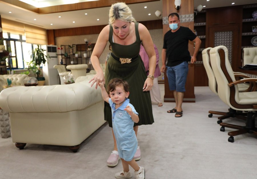 Ömer Bebek Tüm Dünyaya Umut Oldu