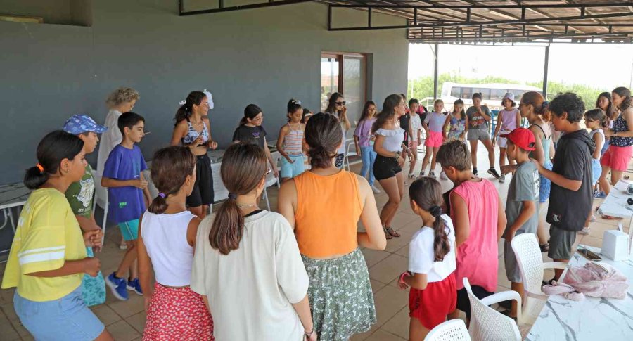 Yabancı Gençlerin İnekle İmtihanı