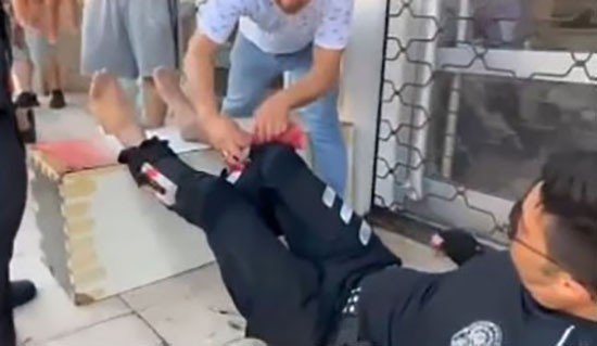 Antalya Valisi İhbara Gittikleri Adreste Ayaklarından Vurulan Polisleri Ziyaret Etti