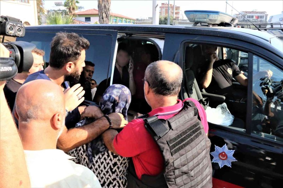 Banka Şube Müdürünü Ve Çalışanları Rehin Alan Şahıs 2 Saat Sonra İkna Edildi