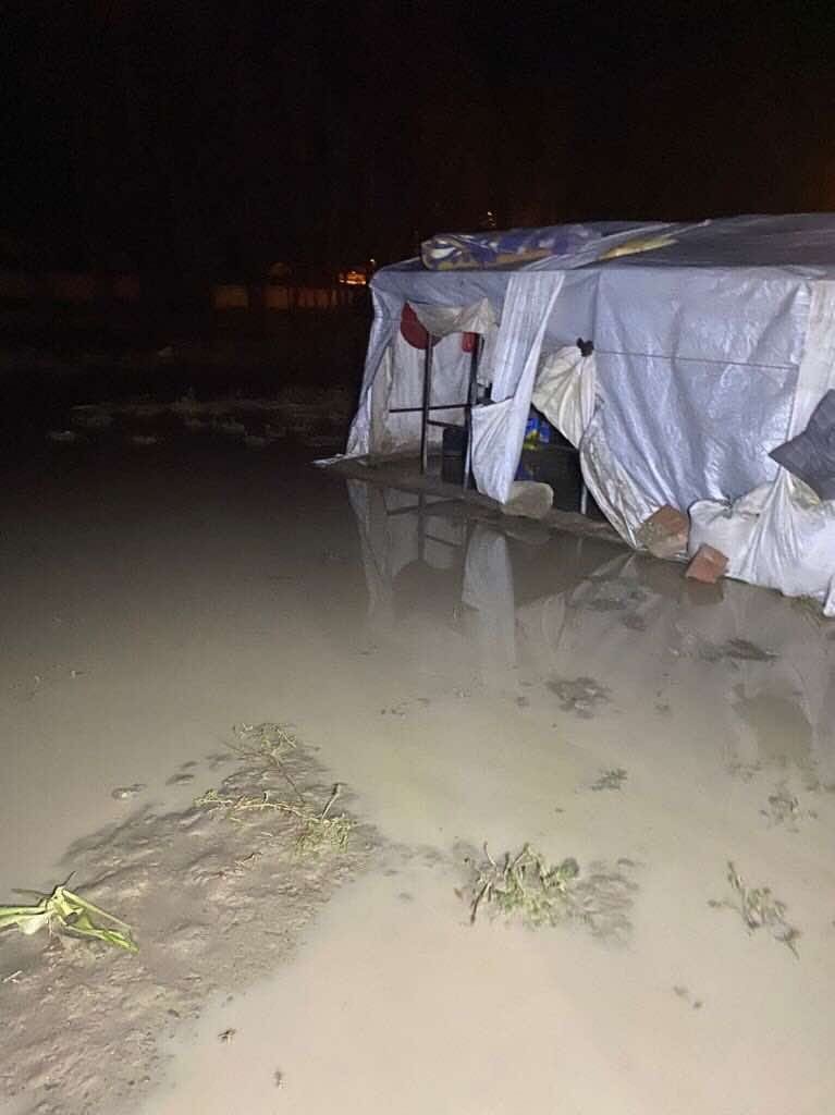 Şiddetli Yağmur Mevsimlik Tarım İşçilerinin Kaldığı Çadırları Vurdu