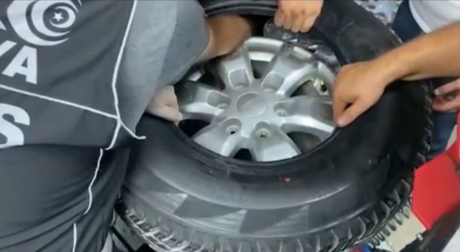 Araç Lastiğinde Uyuşturucu Sevkiyatı Polisin Film Gibi Operasyonuyla Engellendi