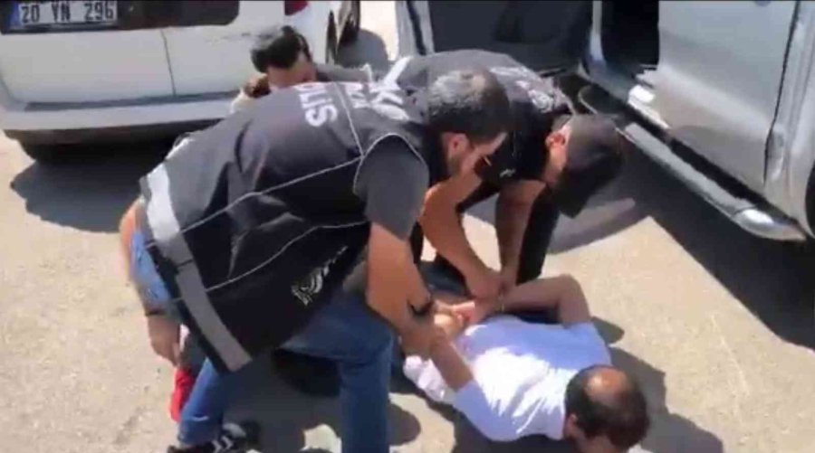 Araç Lastiğinde Uyuşturucu Sevkiyatı Polisin Film Gibi Operasyonuyla Engellendi