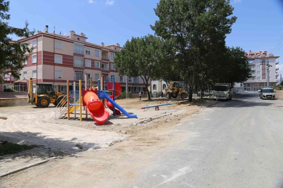 Karaman’da Yaşar Bilgin Parkı Yeniliyor