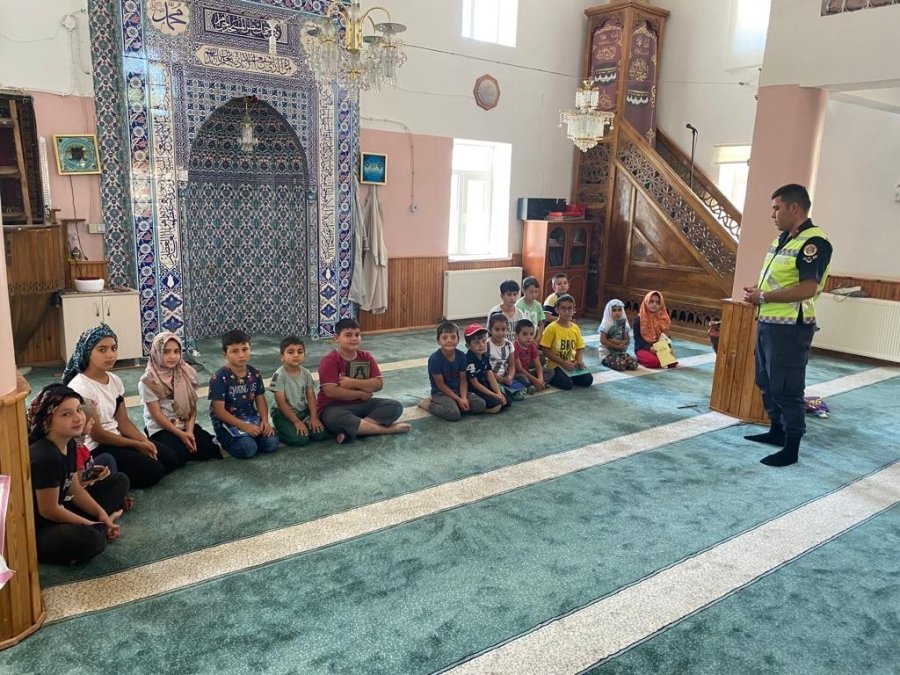 Jandarma Bin 456 Öğrenciye Trafik Eğitimi Verdi