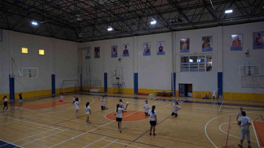 Konyaaltı Belediyesi Geleceğin Sporcularını Yetiştiriyor