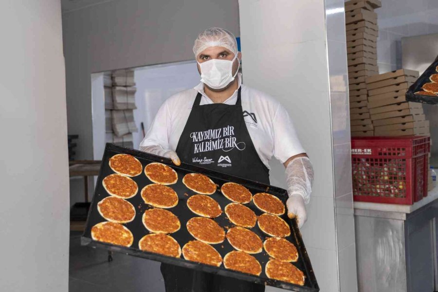 Mersin’de Taziyeler İçin Yemek Hizmetine Başlandı