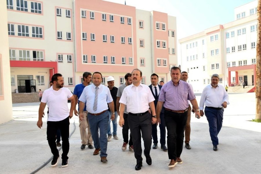 Vali Pehlivan, Yapımı Tamamlanan Okullarda İncelemelerde Bulundu