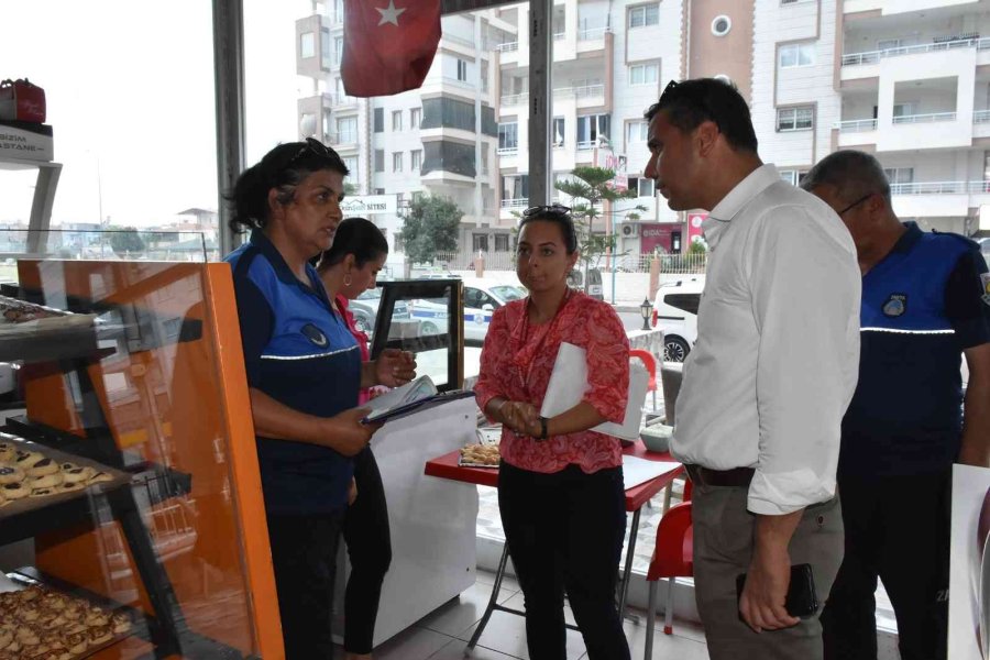 Böcekli Pastalara El Konuldu