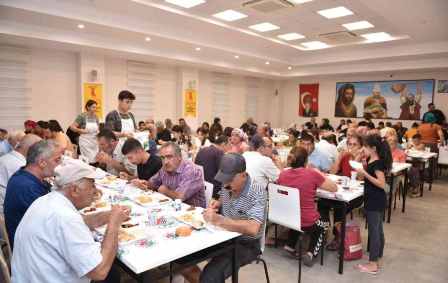 Tütüncü, Muharrem Ayı İftarına Katıldı