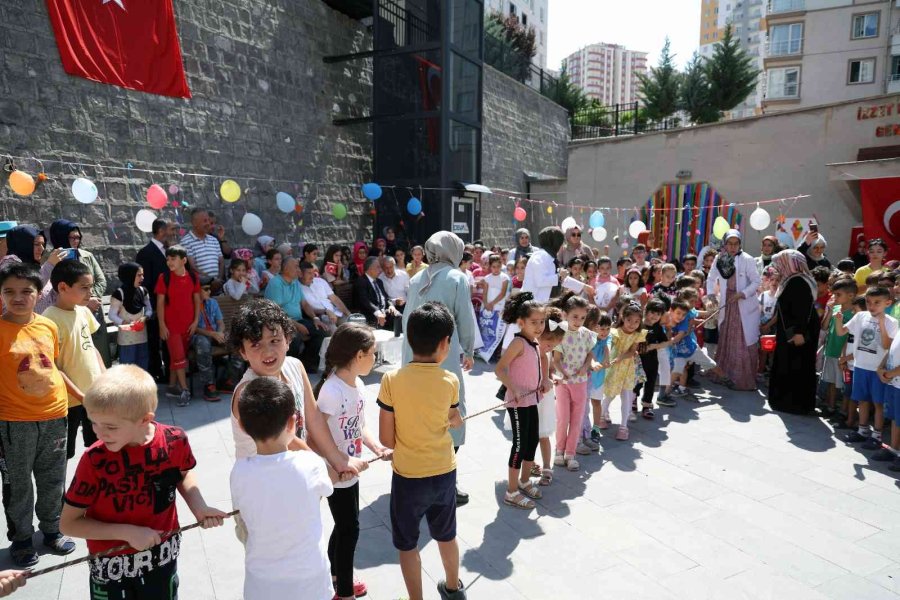 Başkan Yalçın’dan Yaz Kuran Kursu Öğrencilerine Dondurma İkramı