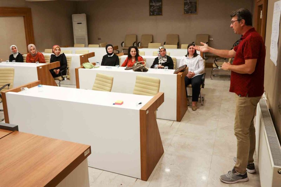 Yahyalı Belediyesi İlk ‘kadın Kooperatifi’ni Kurdu