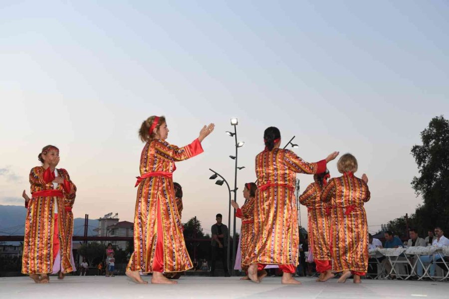Vali Yazıcı,döşemealtı’nda Aşure Lokması Etkinliğine Katıldı