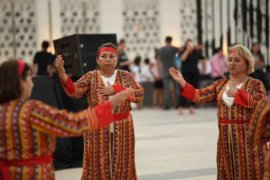 Vali Yazıcı,döşemealtı’nda Aşure Lokması Etkinliğine Katıldı