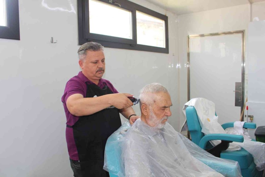 Büyükşehirin Mobil Kuaför Tırı Yaylalarda