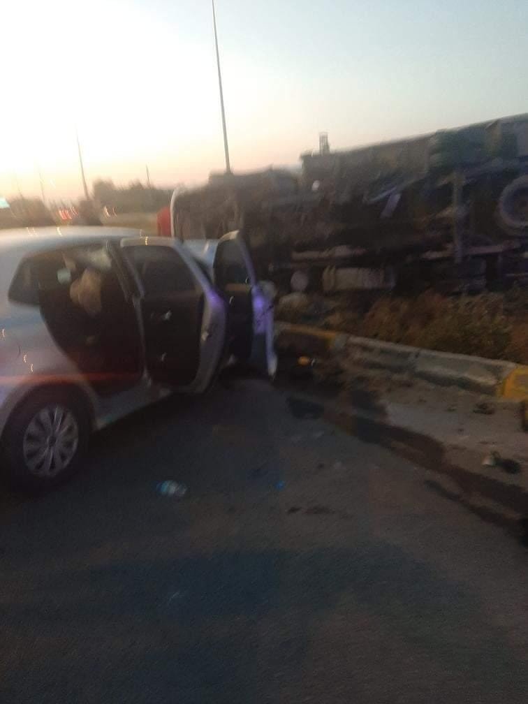 Otomobil Kamyona Çarptı: 4 Kişi Yaralı