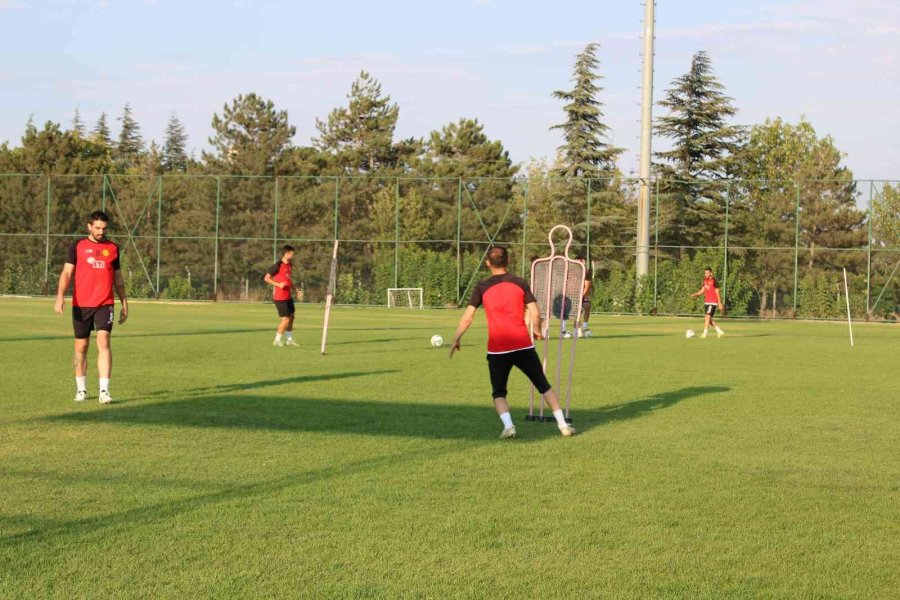 Eskişehirspor Yeni Sezonda Da Genç Futbolcular İle Mücadele Edecek