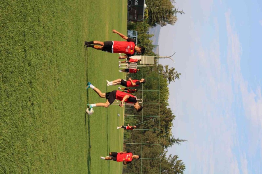 Eskişehirspor Yeni Sezonda Da Genç Futbolcular İle Mücadele Edecek