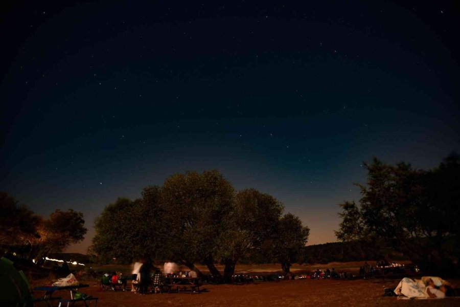 Heyecan İçinde Perseid Meteor Yağmurunu İzlediler