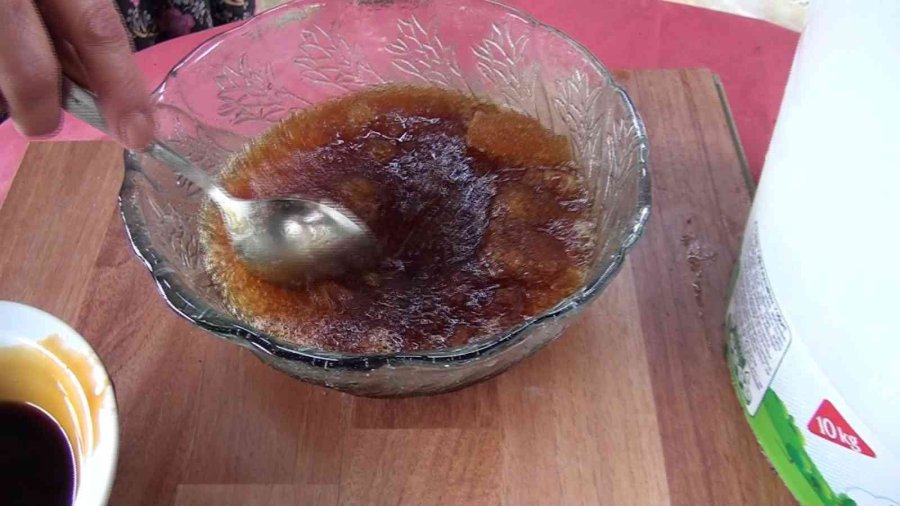 Antalya’nın Toros Dağları’ndaki Kar Obruğu Buzdolabı Gibi Kullanılıyor