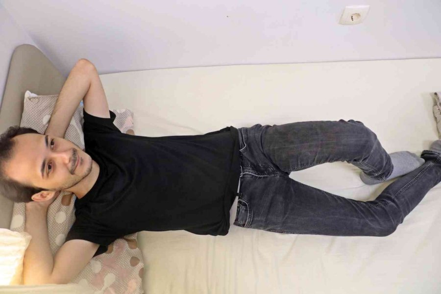 Gençlerin Otobüs Bileti Parasına Antalya’daki 5 Yıldızlı Tatili, Turistleri Kıskandırıyor