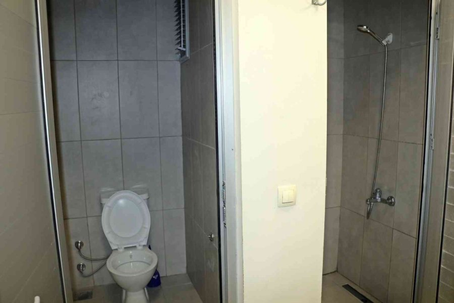 Gençlerin Otobüs Bileti Parasına Antalya’daki 5 Yıldızlı Tatili, Turistleri Kıskandırıyor