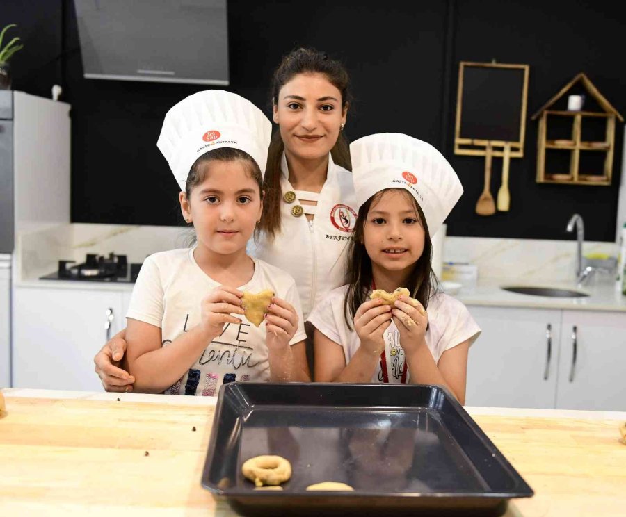 Özel Çocuklar Pasta Ve Pizza Yaptı