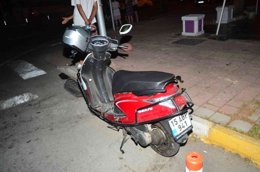 Otomobil İle Motosiklet Çarpıştı: 1’i Ağır 2 Yaralı