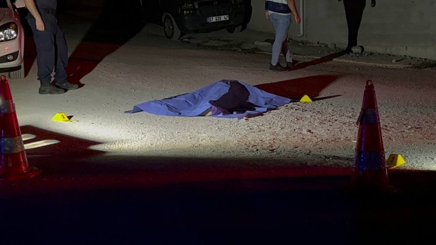 Antalya’da Kadın Cinayeti: Boşanma Aşamasındaki Eşini Sokak Ortasında Silahla Öldürdü