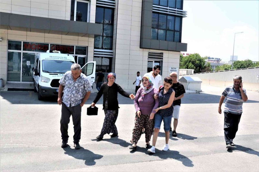 Boşanma Aşamasındaki Eşini Çocuklarının Gözünün Önünde Öldürmüş