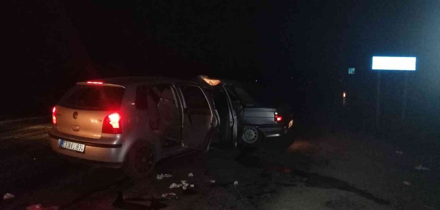 Alkollü Sürücülerin Kazasında 2’si Ağır 4 Kişi Yaralandı