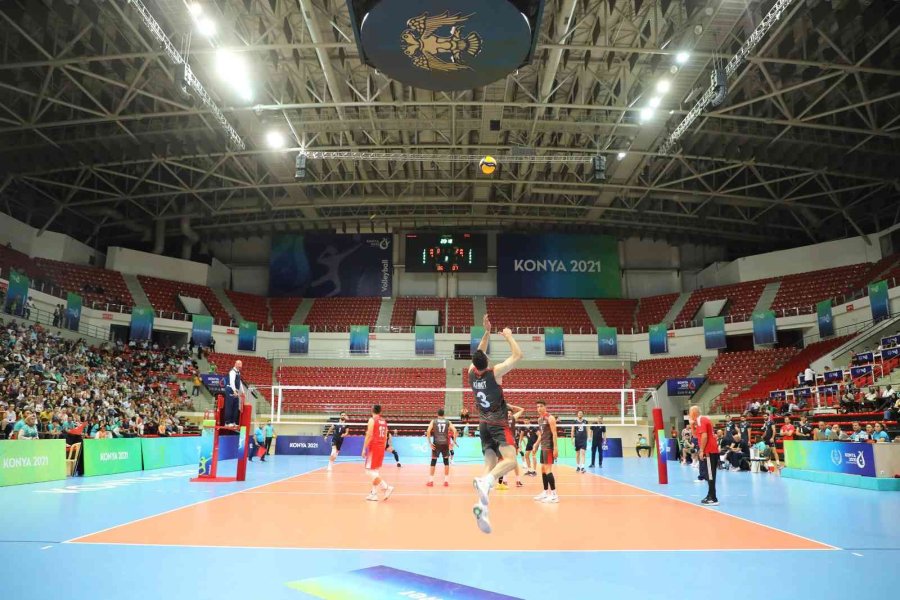 Bakan Kasapoğlu Ve Başkan Altay, Voleybol Milli Takımı’nın Sevincine Ortak Oldu