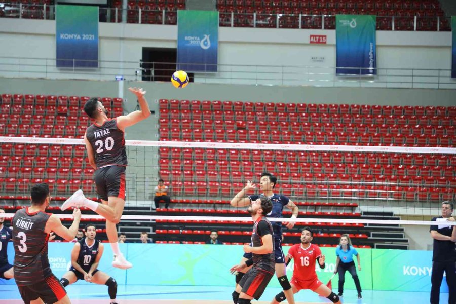 Bakan Kasapoğlu Ve Başkan Altay, Voleybol Milli Takımı’nın Sevincine Ortak Oldu