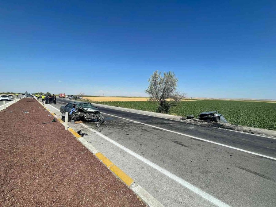 Kontrolden Çıkan Otomobil Karşı Şeritteki 3 Araca Çarptı: 1 Ölü, 7 Yaralı