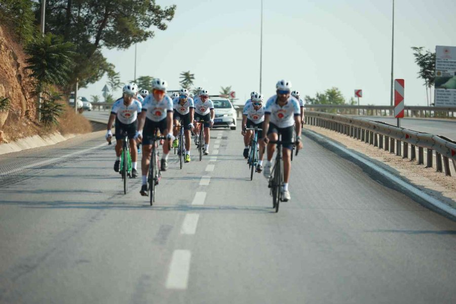 Malazgirt Zaferi İçin Bisikletle Bin 650 Kilometre Yol Gidecekler