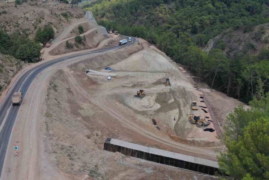 Ak Partili Uslu: "kumluca-antalya Yolu Beş Dakika Daha Kısalıyor"