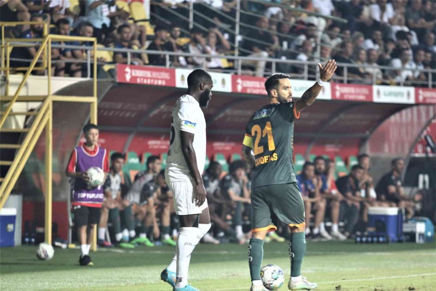 Spor Toto Süper Lig: Corendon Alanyaspor: 0 - Beşiktaş: 3 (maç Devam Ediyor)