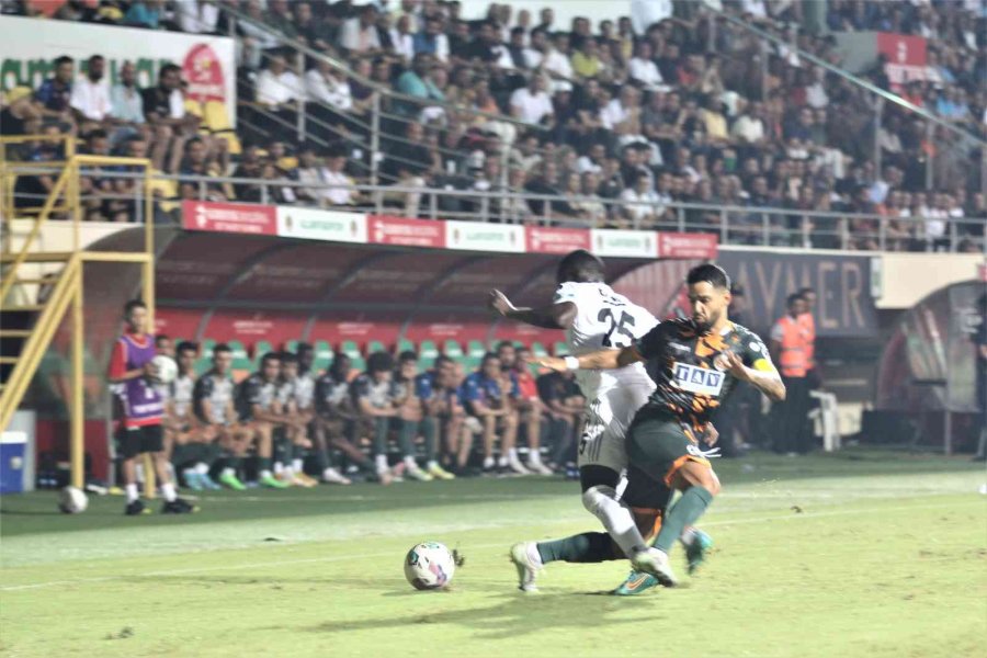 Spor Toto Süper Lig: Corendon Alanyaspor: 0 - Beşiktaş: 3 (maç Devam Ediyor)