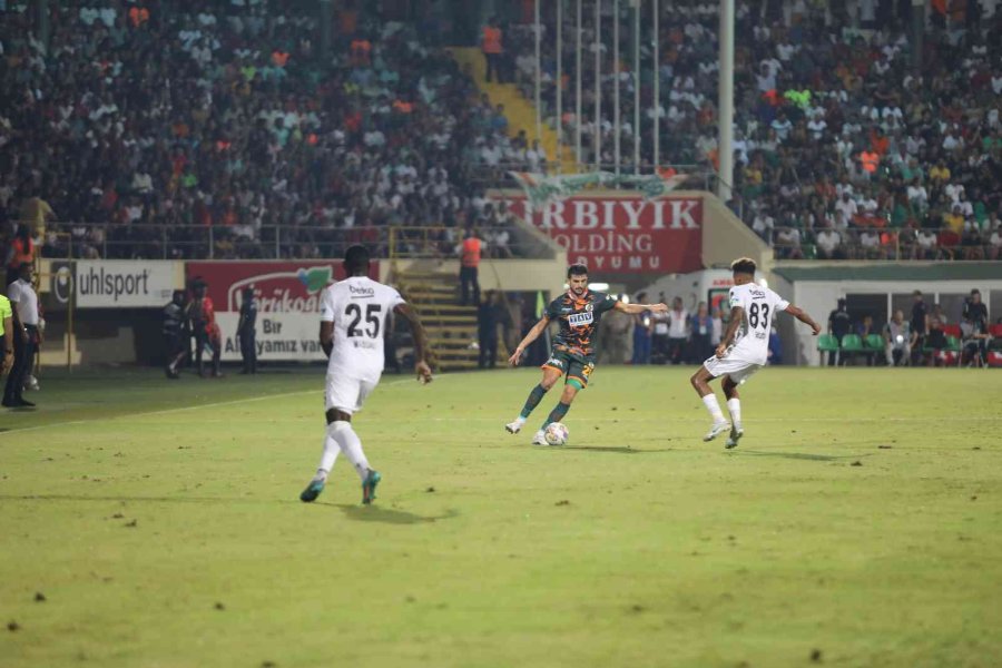 Spor Toto Süper Lig: Corendon Alanyaspor: 0 - Beşiktaş: 3 (maç Devam Ediyor)